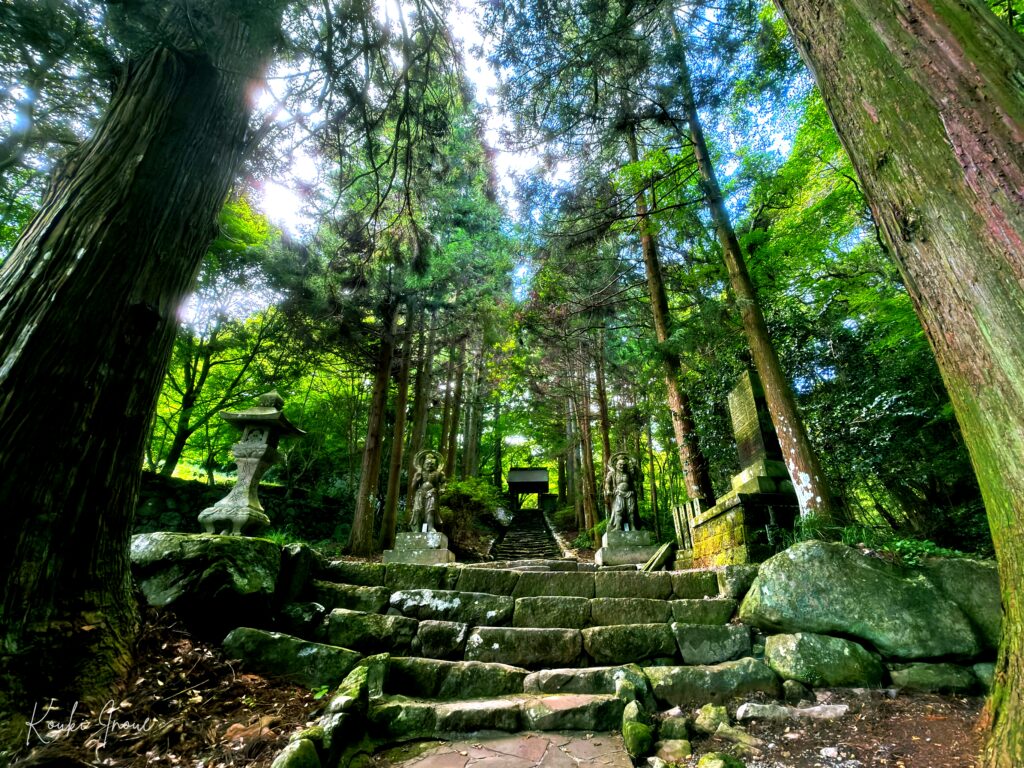美しい仁王像が神秘的な「天台宗別格本山 両子寺」のシネマチックエモ動画 2026年｜大分県国東市安岐町両子